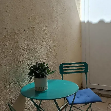 Maison De Village Nyaraló *